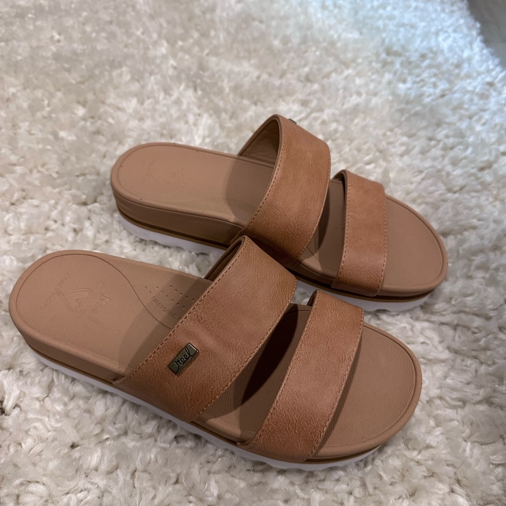 Reef sandals size 7